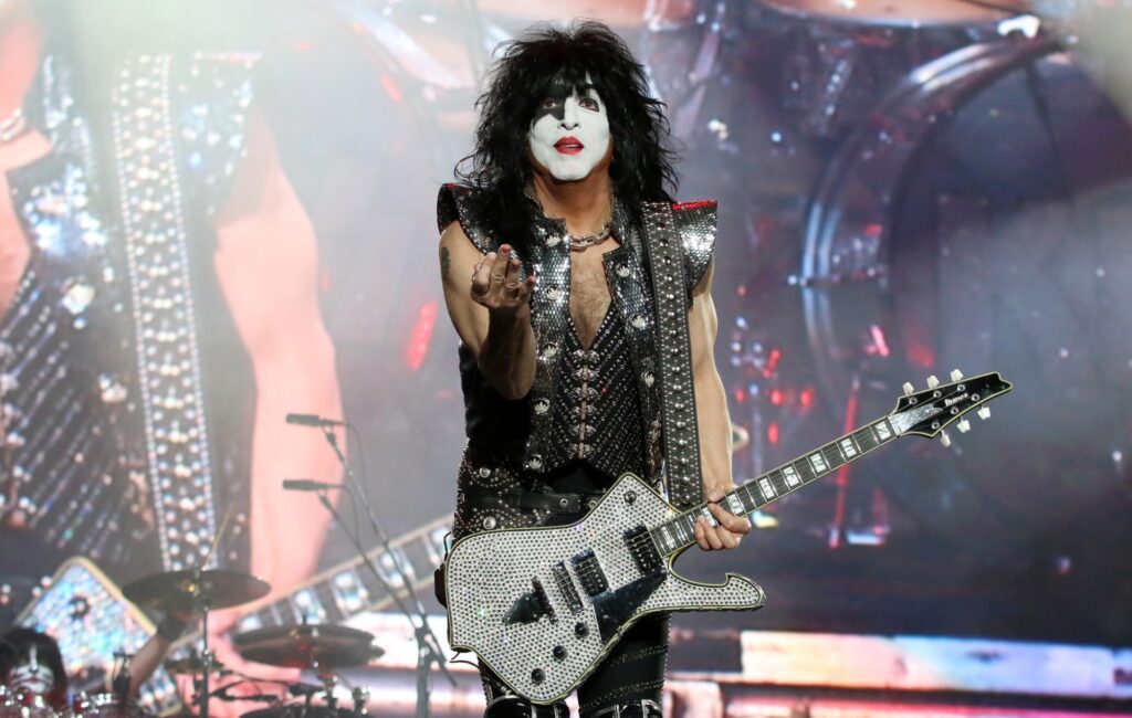 Paul Stanley of Kiss urges fans to wear face masks: "Don't listen to conspiracy theorists"