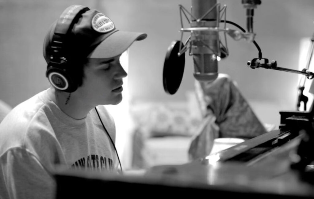 Watch Justin Bieber perform piano rendition of K-Ci & JoJo's 'All My Life'