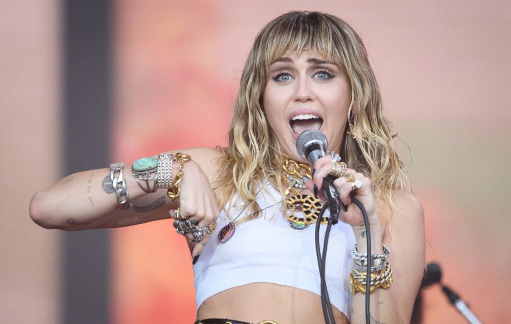 Watch Miley Cyrus cover Hall & Oates’ 'Maneater' on 'The Tonight Show'