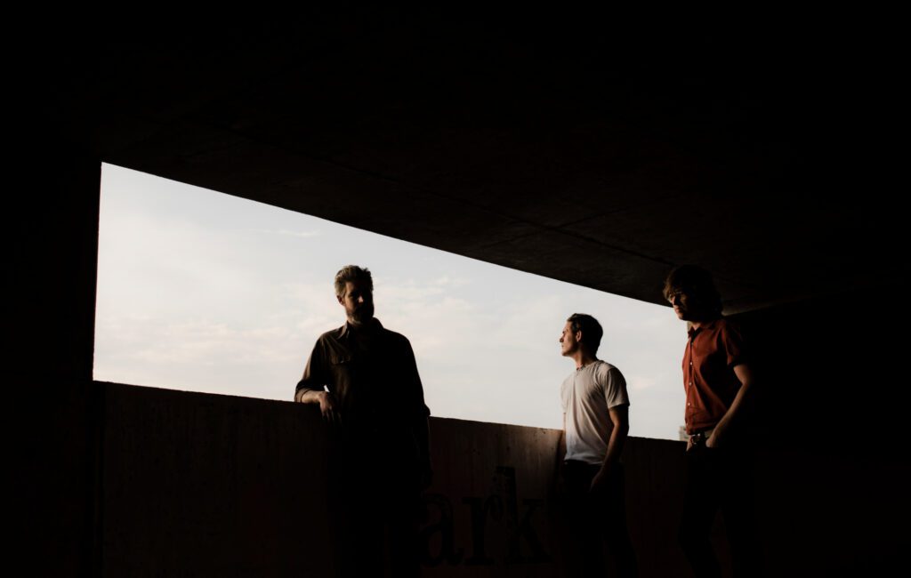 METZ drop raging new single 'Blind Youth Industrial Park' | NME