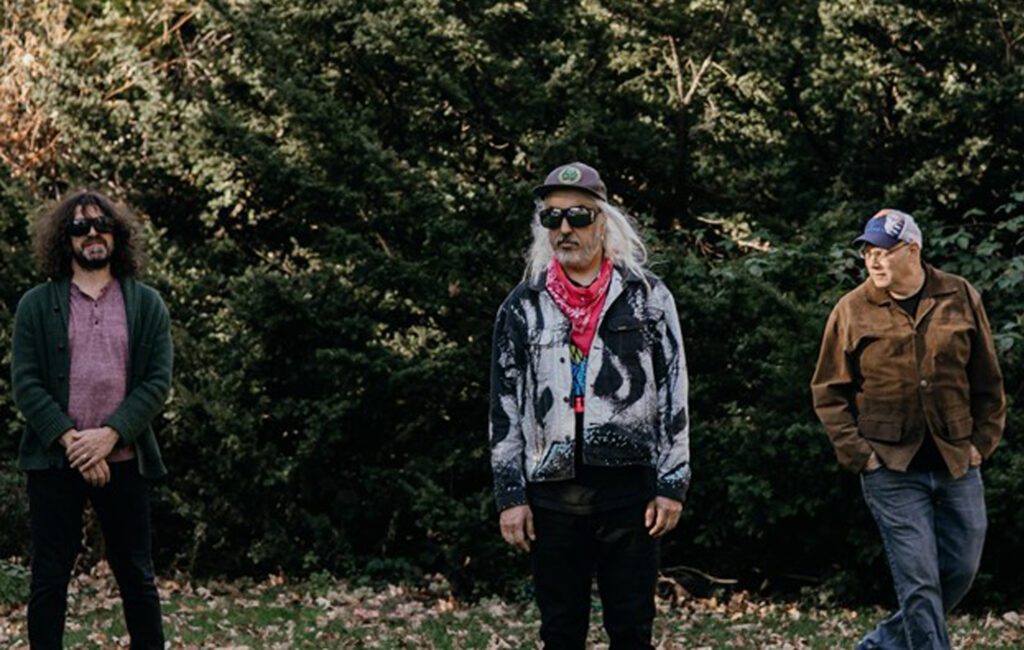 Dinosaur Jr. announce new album with single 'I Ran Away' featuring Kurt Vile | NME