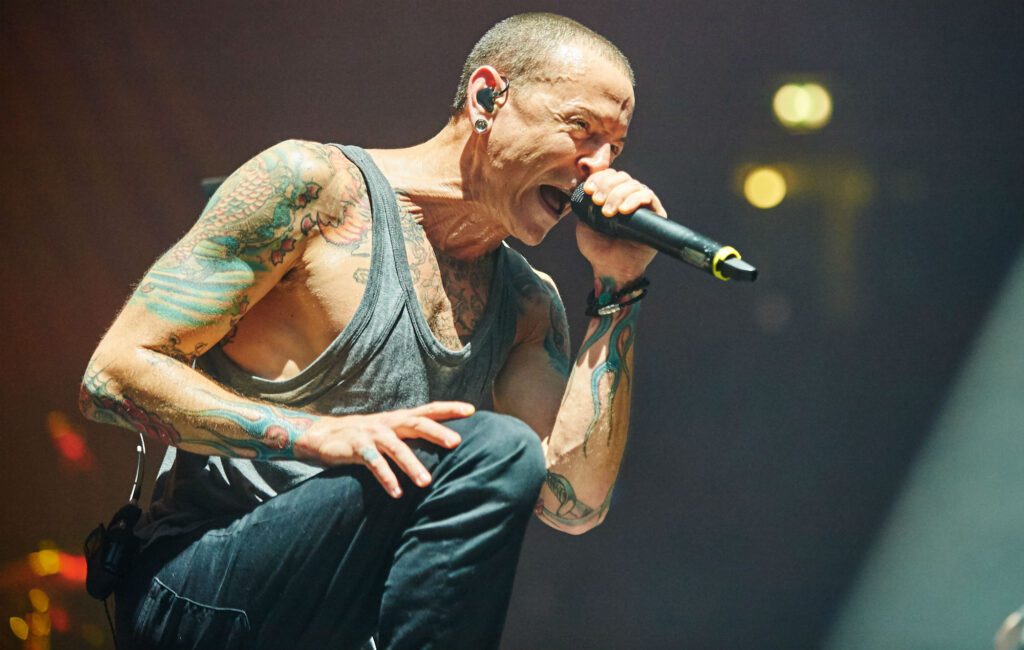 Fans pay tribute to Chester Bennington on what would have been his 45th birthday