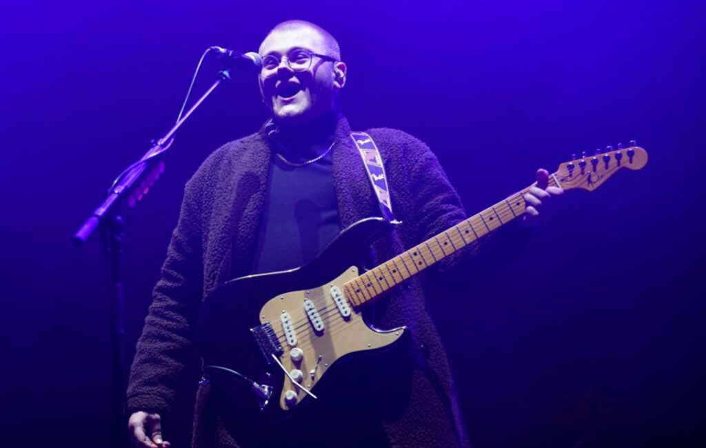 Police stop The Lathums from busking because they're too “well known”