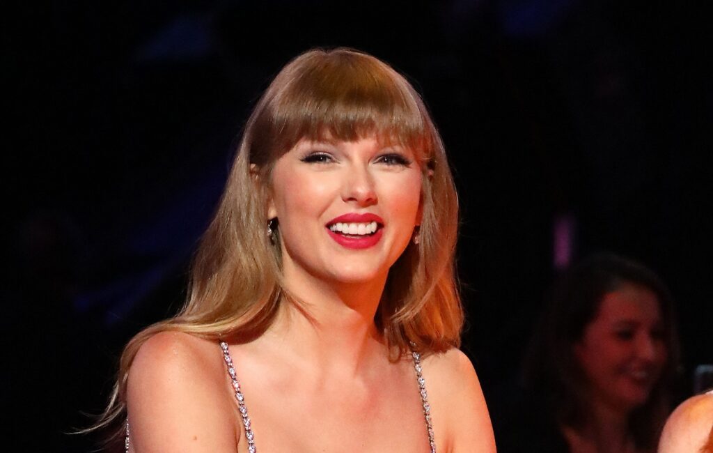 Taylor Swift posts new 'from the vault' teaser for 'Red (Taylor's Version)'