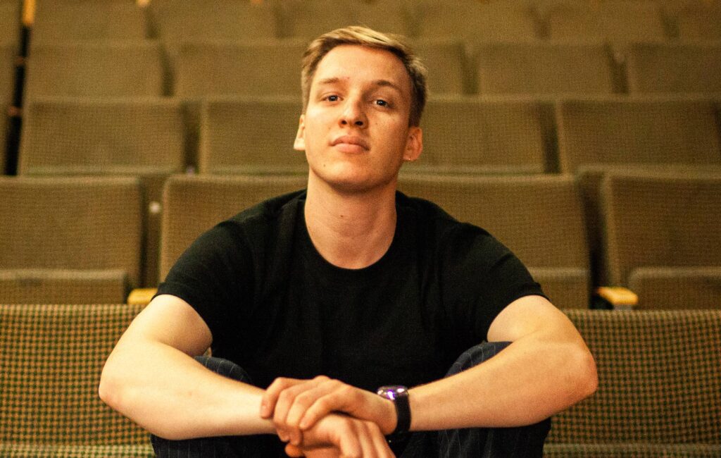George Ezra announces huge 2022 Finsbury Park show with Blossoms and Holly Humberstone