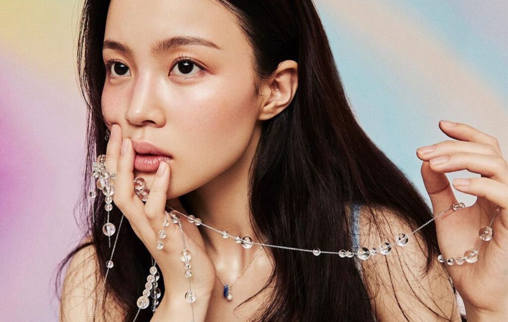 Lee Hi's upcoming album will feature collaborations with Yoon Mirae and Wonstein