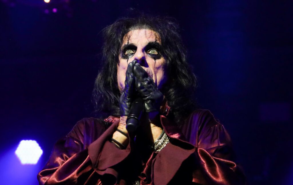 Alice Cooper opens up on battle with alcohol addiction: “I loved my life, but I hated my life.”