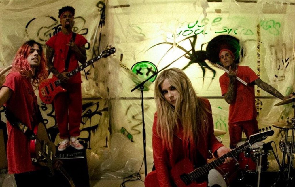 Watch Avril Lavigne and Travis Barker perform ‘Bite Me’ on ‘Fallon’