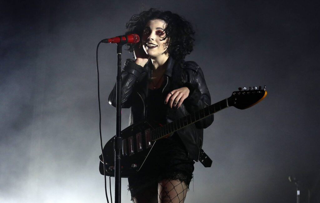 Watch Pale Waves' 'Fall To Pieces' live performance video shot at London's The Pool