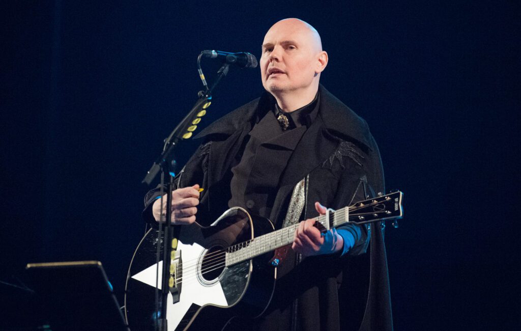 Billy Corgan plays set of Christmas songs with family after father's death