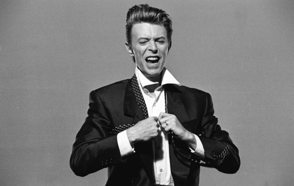 Fans pay tribute to David Bowie on late singer’s 75th birthday