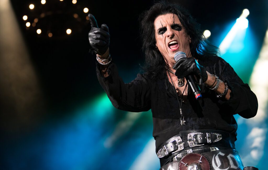 Alice Cooper says he doesn't think “rock 'n' roll and politics belong in the same bed together”