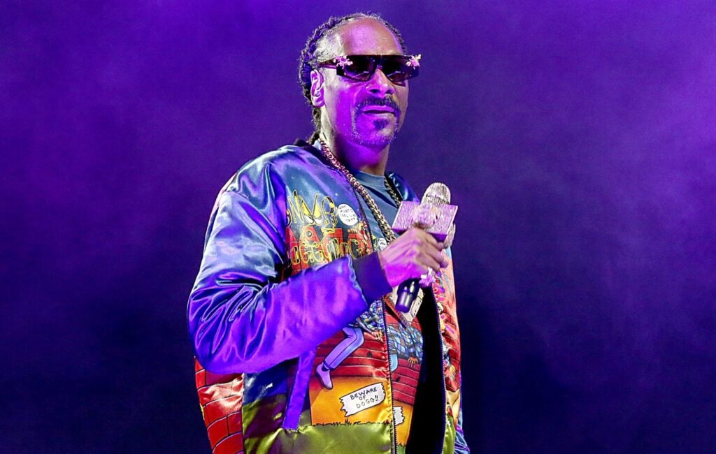 Snoop Dogg could be facing a potential lawsuit from Uber Eats driver