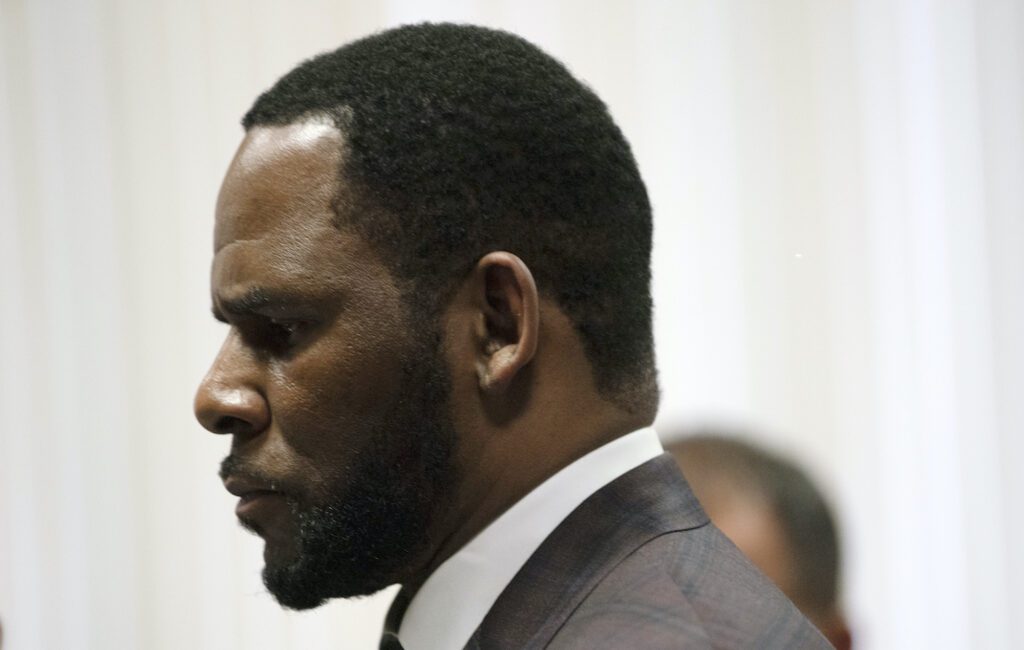 R. Kelly loses bid to delay sex trafficking sentencing by months