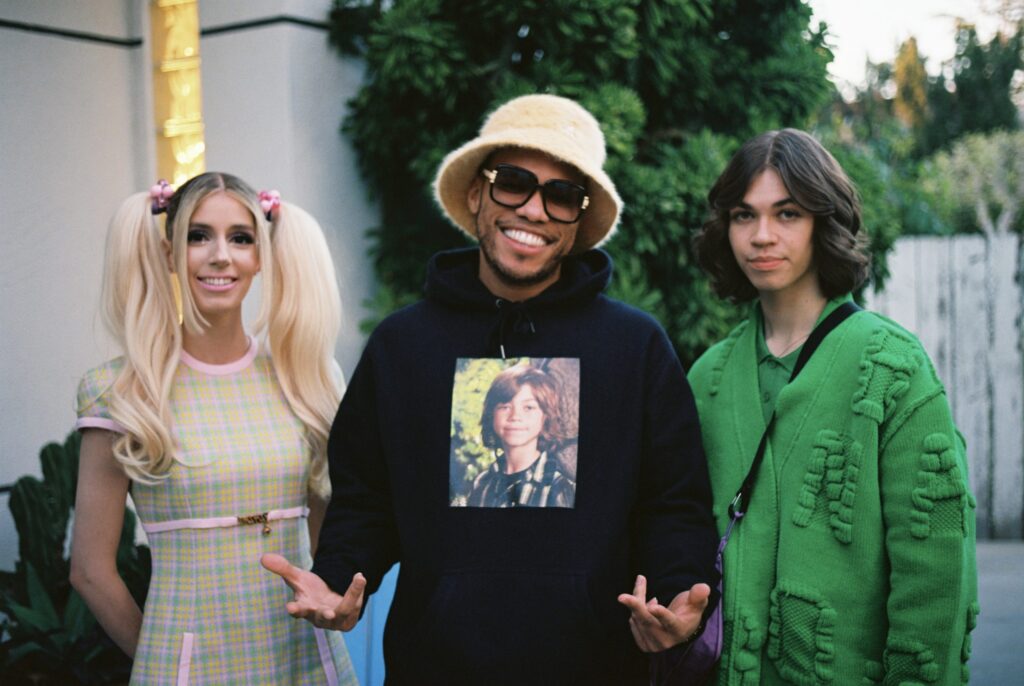 DOMi & JD Beck Sign To Anderson .Paak’s Label, Share “Smile” Video Feat. Mac DeMarco & ThundercatDOMi & JD Beck Sign To Anderson .Paak’s Label, Share “Smile” Video Feat. Mac DeMarco & Thundercat