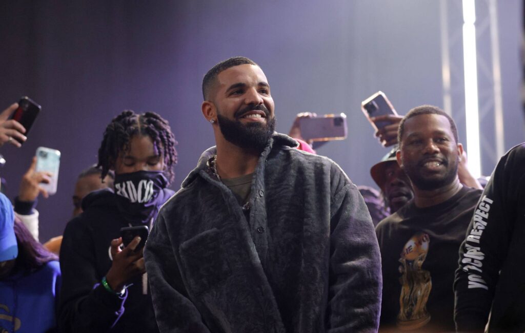 Drake DMs online troll's wife on Instagram: “I'm here for u ma”