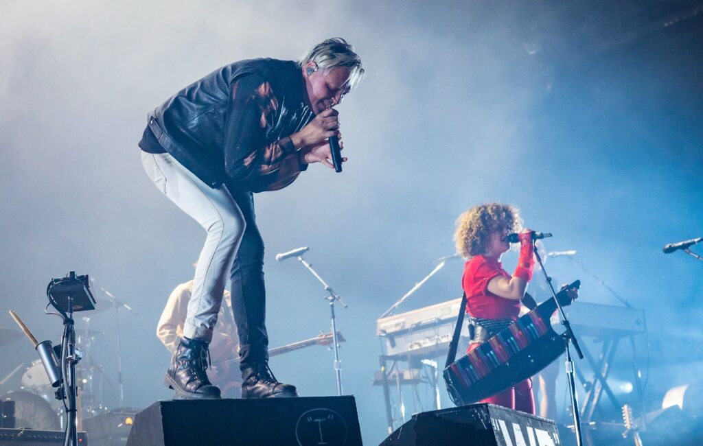 Arcade Fire cover Wolf Parade’s ‘This Heart’s On Fire’ at first Canadian show in four years
