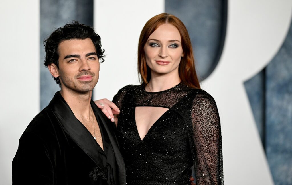 Sophie Turner and Joe Jonas agree to temporarily keep their children in New York