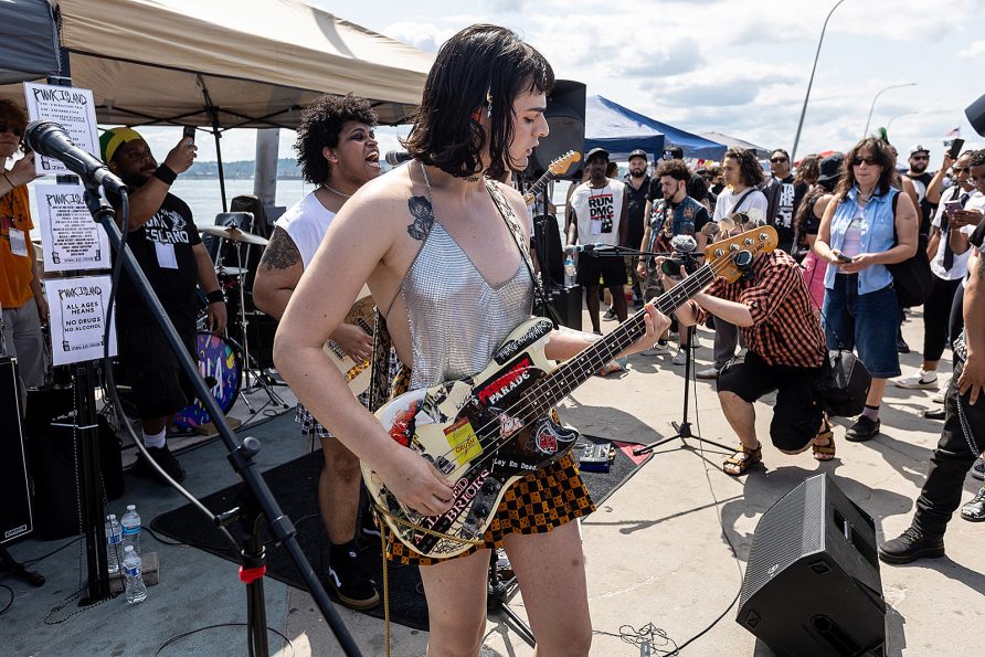 Eevie Echos & The Locations at Punk Island 2023