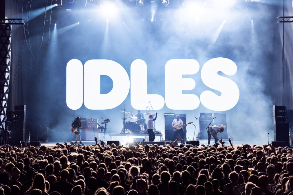 idles photo 3 - Pål Bellis