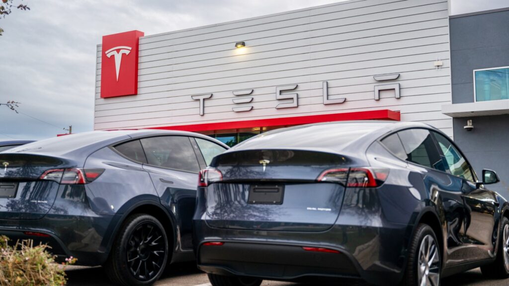 Tesla Ordered to Pay More Than $240 Million Over Fatal Autopilot Crash