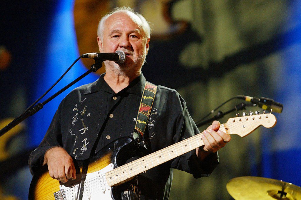 Sonny Curtis, Crickets Member Who Penned ‘Mary Tyler Moore Show’ Theme, Dies at 88