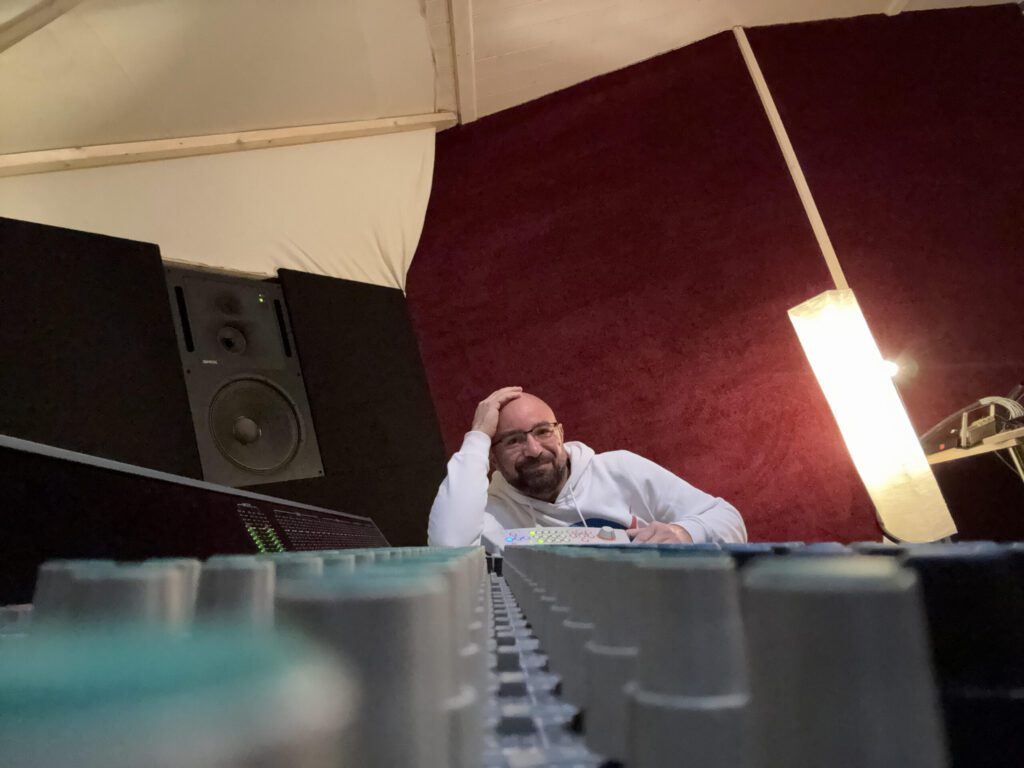 The Sonic Depth of eMiArtz: A Deep Dive into 'Gospel - Instrumental'